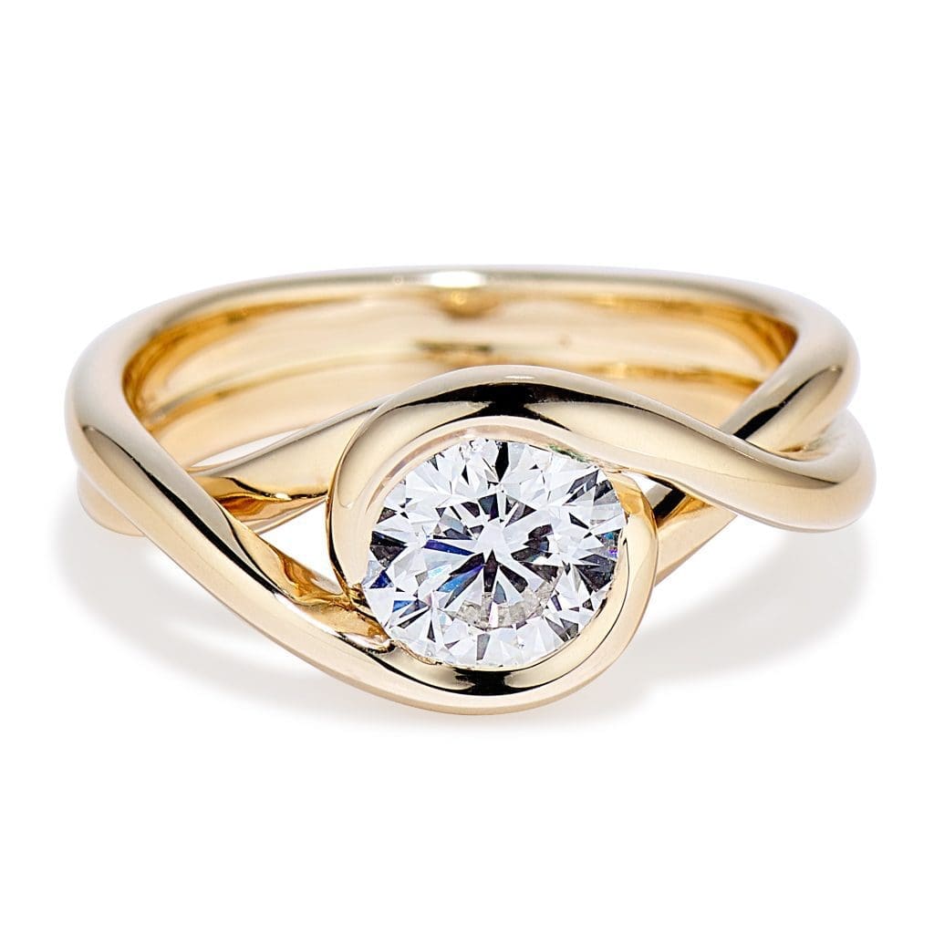 Embrace ring all yellow gold with a diamond Embrace ring all yellow gold with a diamond